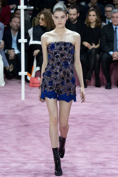 Look 35